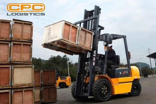 CPC Logistics cung cấp dịch vụ nâng hạ, xếp dỡ hàng hóa